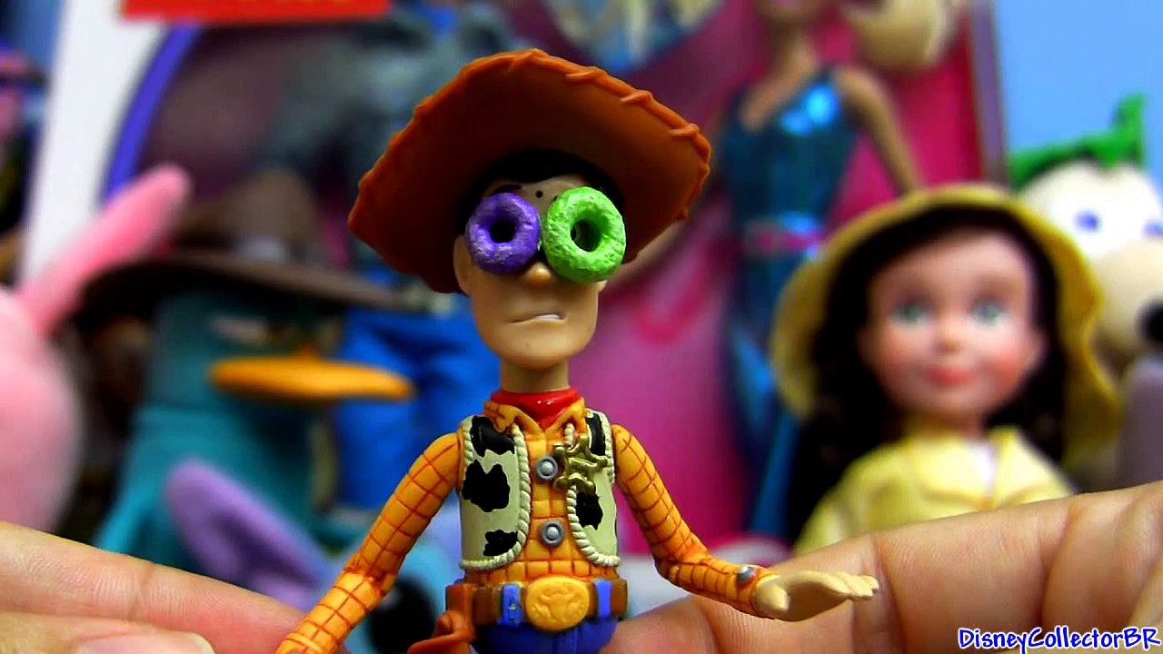 Cereal dunk Woody Toy Story toy review brinquedos Sheriff collectibles