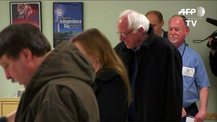 Sanders votes as 'Super Tuesday' gets under way