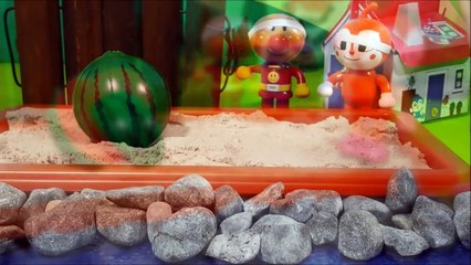 アンパンマンおもちゃアニメ❤海水浴でスイカ割り！の巻 Toy Kids トイキッズ animation anpanman