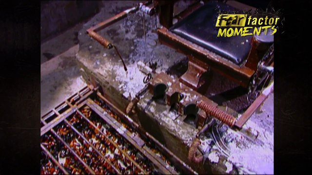 Fear Factor Moments | Roach Cage Escape