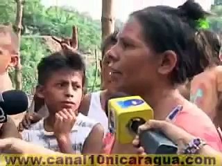 Dos mujeres pelean en via publica por un hombre