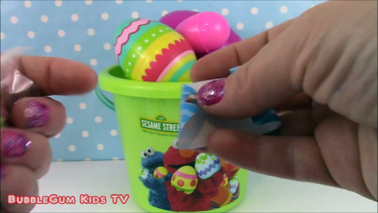 Elmo Surprise Bucket! Paw Patrol, Candy, Surprise Eggs, Peppa Pig! Plaza Sesamo