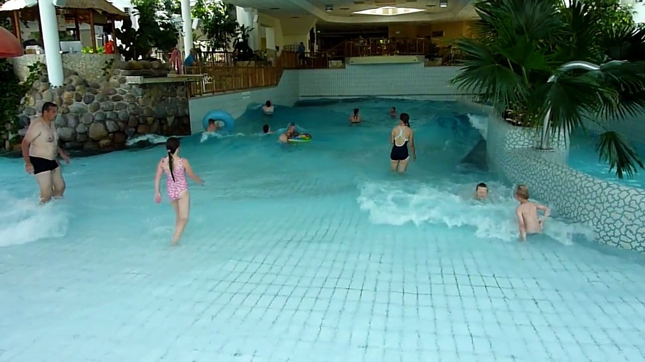 Vlnobití v aquaparku Mariba