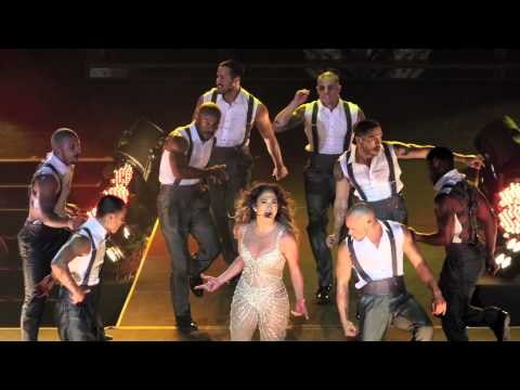 'Simple girl' Jlo sings, dances way into hearts of Filipino fans