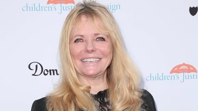 Cheryl Tiegs présente ses excuses après avoir critiqué Ashley Graham