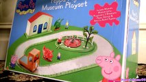 Peppa Pig Museum Playset with Playground 2 Dinosaurs - Museo con Patio de Recreo y 2 Dinosaurios