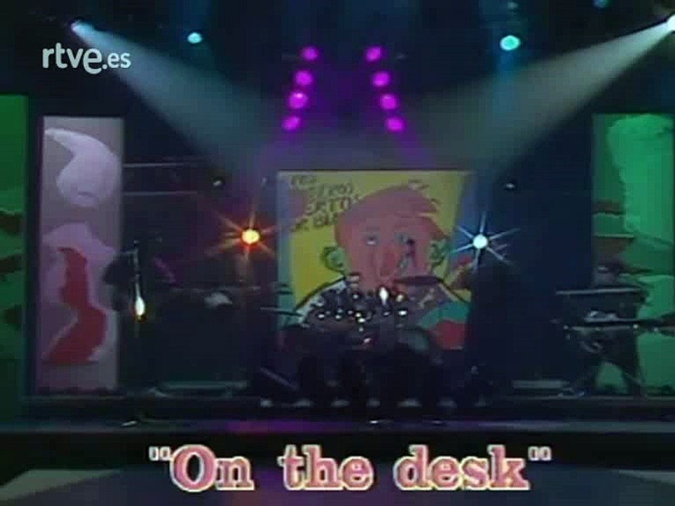 Los Toreros Muertos - On the desk