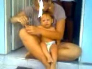 PABLO CORTANDO AS UNHAS