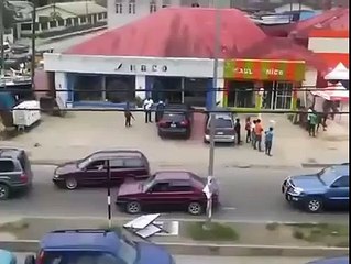 SHOCKING VIDEO: Daylight robbery in Port Harcourt