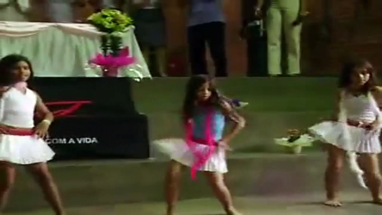 Hermosas Nenas Bailando  ▶