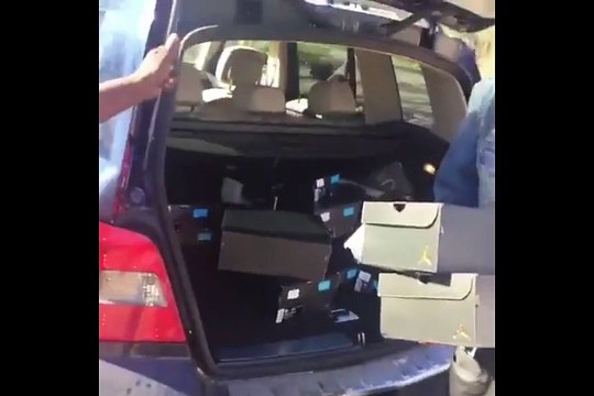 Black Teen Shows off Jordan's Collection Gets Robbed on Camera