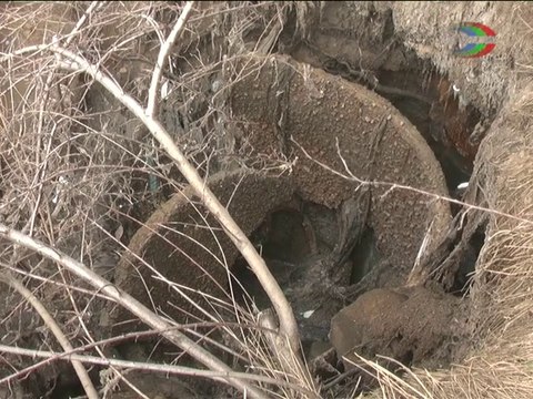 В Харцызске идет ремонт канализации