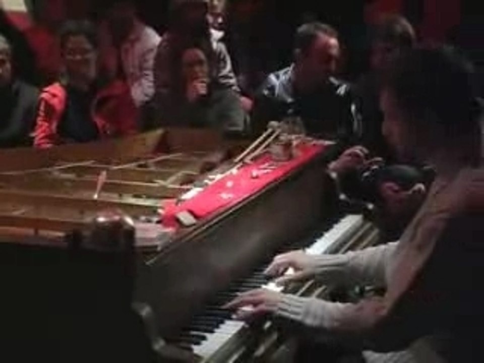 solo pour 227 cordes ::: Lionel Malric - piano solo