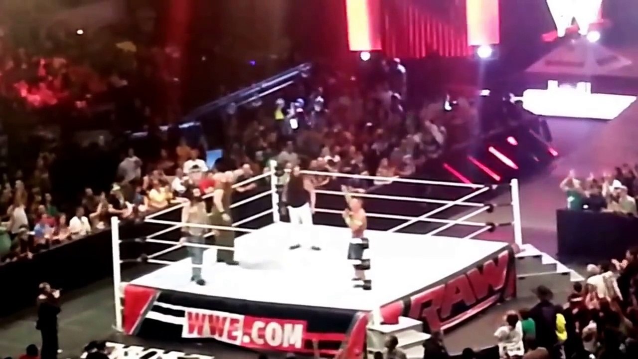 UnderTaker Saves JohnCena From Wyatt Family(Raw Went Off Air)