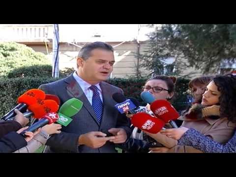 Blushi: Statuti një kostum për Ramën. Rilindja është më e djathtë se PD- Ora News-