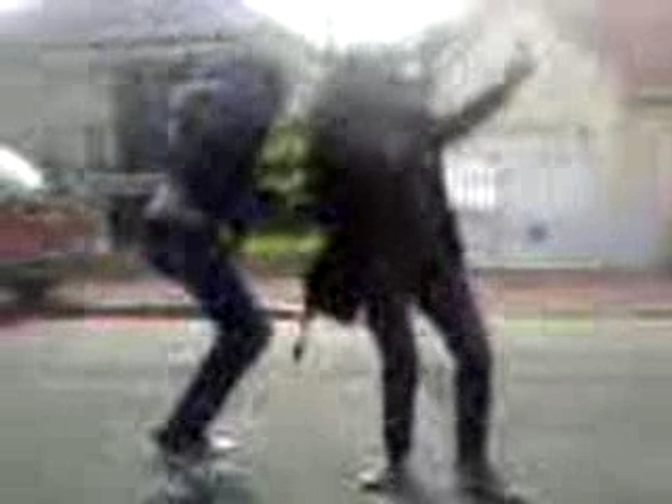 Mariama et Nadège Qui Dansent