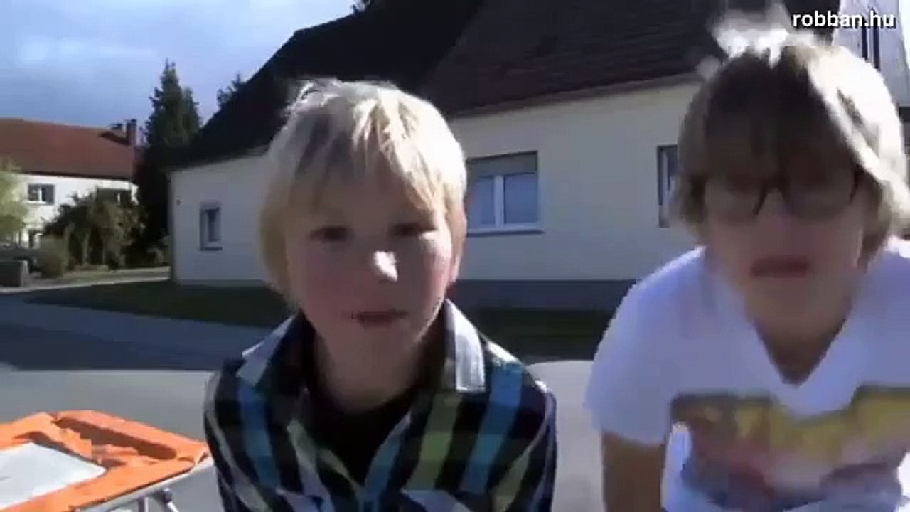 Epic Trampoline Jump Gone Wrong [VICCES VIDEO]