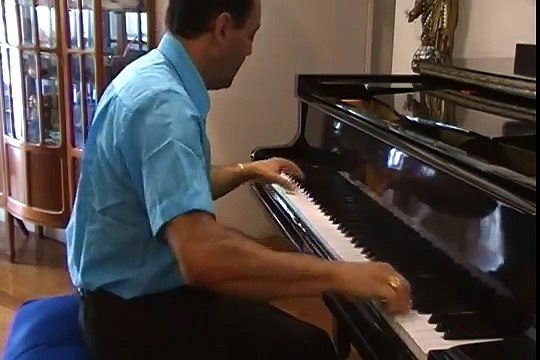 OS FLINTSTONES theme song/ musica abertura desenho filme famoso internacional/ piano solo alegre