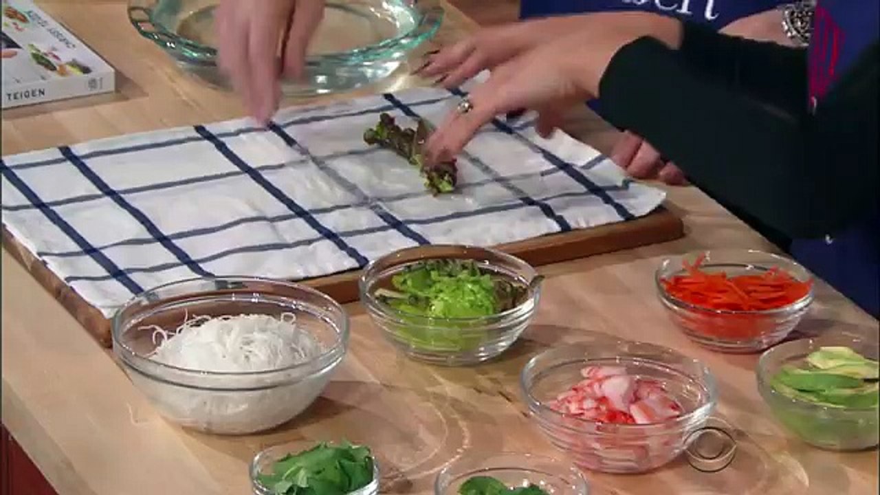 Chrissy Teigen Has Cravings, and Got Baby Naming Advice from Barack Obama (FULL HD)