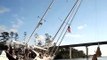 Comment faire passer un voilier de 24 mètres sous un pont de 20 mètres - Technique incroyable