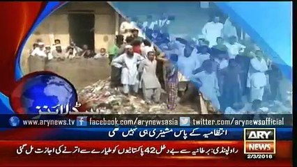 CCTV footage of thieves who stole side glasses from cars