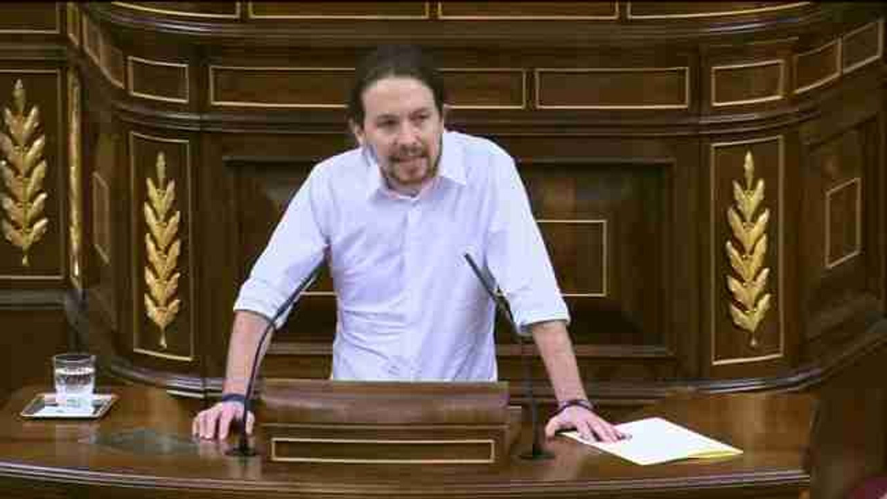 Pablo Iglesias comienza su intervención homenajeando a las víctimas de la dictadura