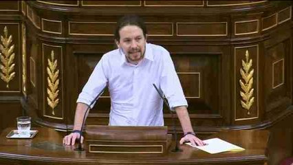 Pablo Iglesias comienza su intervención homenajeando a las víctimas de la dictadura
