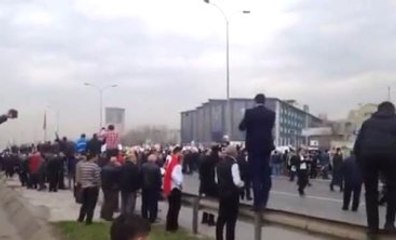 Servisçiler D-100'ü Trafiğe Kapattı!