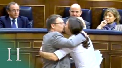 El beso en la boca de Pablo Iglesias y Xavier Domènech