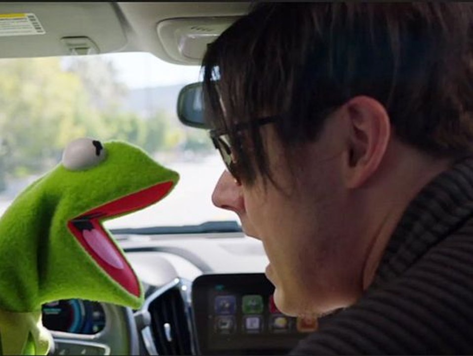 Jack White sings with Kermit The Frog