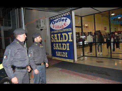 Latina - L'Outlet del falso, sequestrati 120mila capi d'abbigliamento (02.03.16)