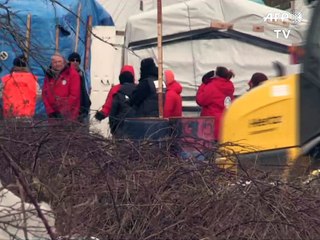 "Jungle" de Calais: le démantèlement se poursuit sous haute sécurité policière