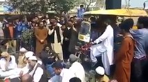 Watch People's Reaction Against PMLN Govt After Mumtaz Qadri's Hanging