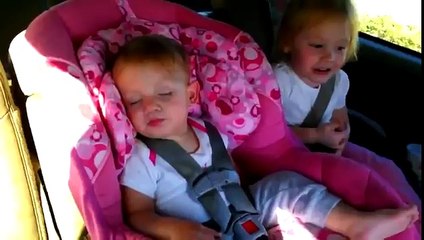 Funny - Foshnja ne gjume, deri sa kenga e saj e preferuar vjen!