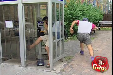 Relax Daily_Phone Booth Bomb Joke