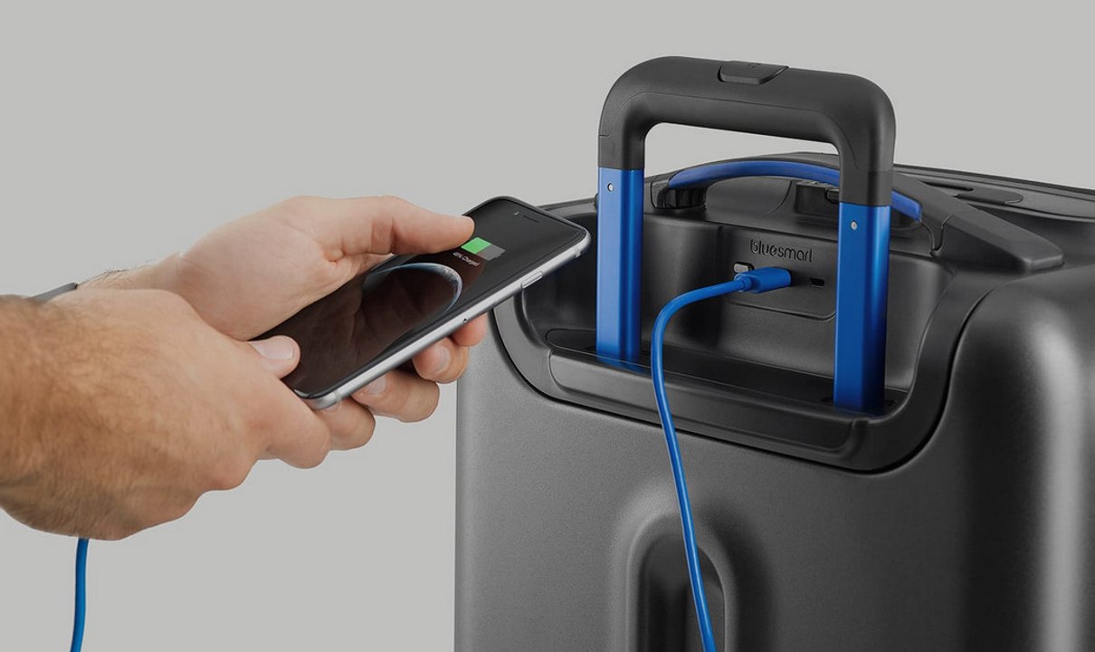 Bluesmart - Charging Suitcase