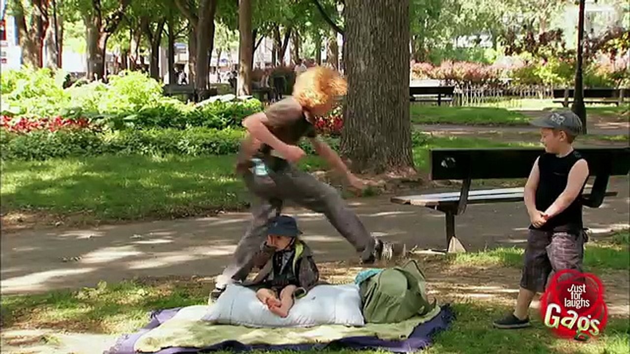 Çok komik bir şaka izle de gör!