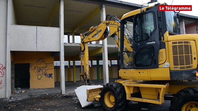 Paimpol. L'ex-école de Courcy en cours de démolition