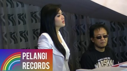 Syahrini Feat. Deddy Dorres - Sandiwara Cinta (Live Version)