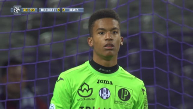 Les arrêts d'Alban Lafont face à Rennes