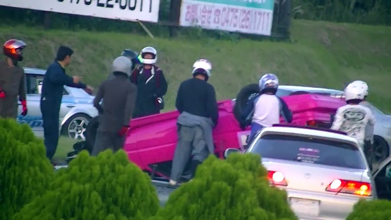 千葉魂　秋の陣　ドリフト上級Ａクラス　最終ヒート　16:35 16:42　茂原サーキット 最終コーナー付近　２０１３年１０月２７日 横転事故動画