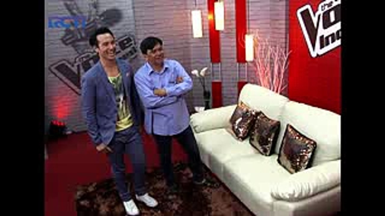 The Voice Indonesia 2016 Blind Audition - Dewi Kisworo: Royals