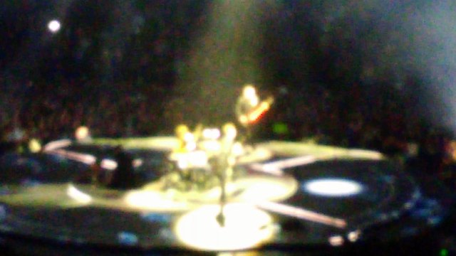 (intro concert) drones + psycho (concert muse accor aréna hotel (ex bercy) paris 01/03/2016)