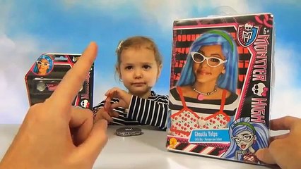 Косметика Монстер Хай и Парик Гулии Йелпс Катя примеряет и делает макияж Monster High cosmetics