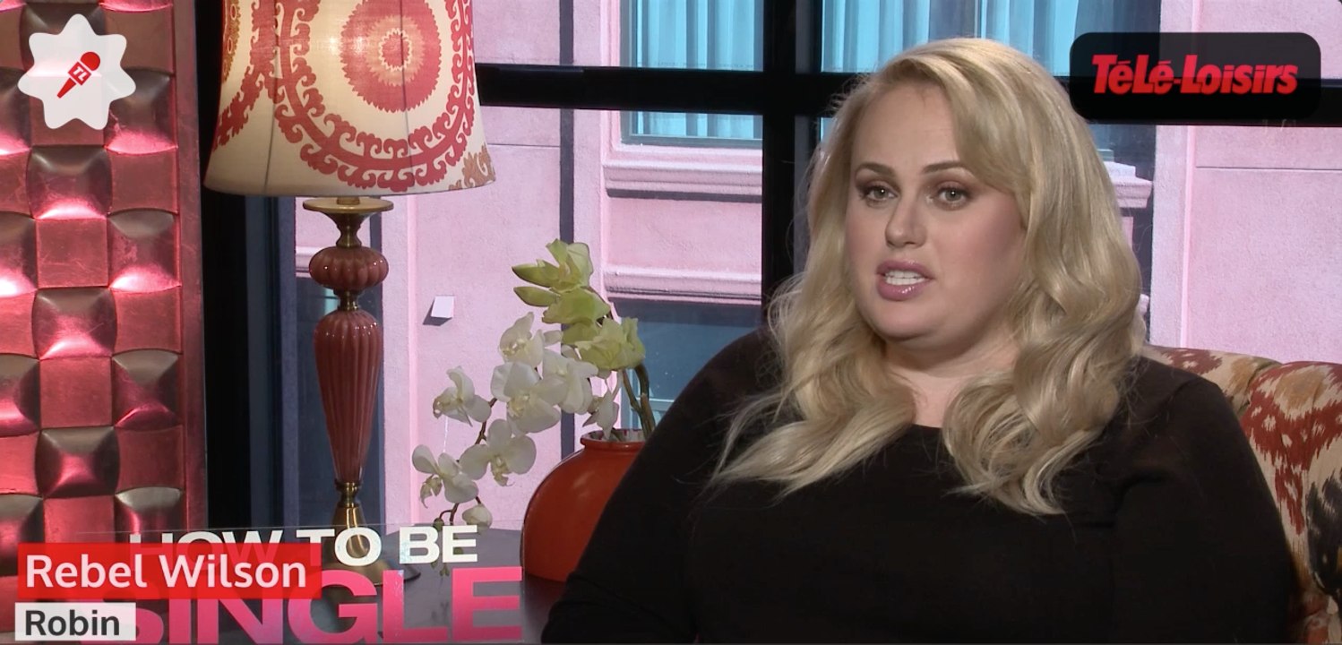 Rebel Wilson, Dakota Johnson… Célibataire, mode d'emploi : les interviews des actrices !