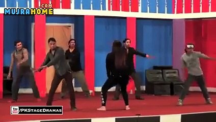 Baby doll main sonain di mujra dance