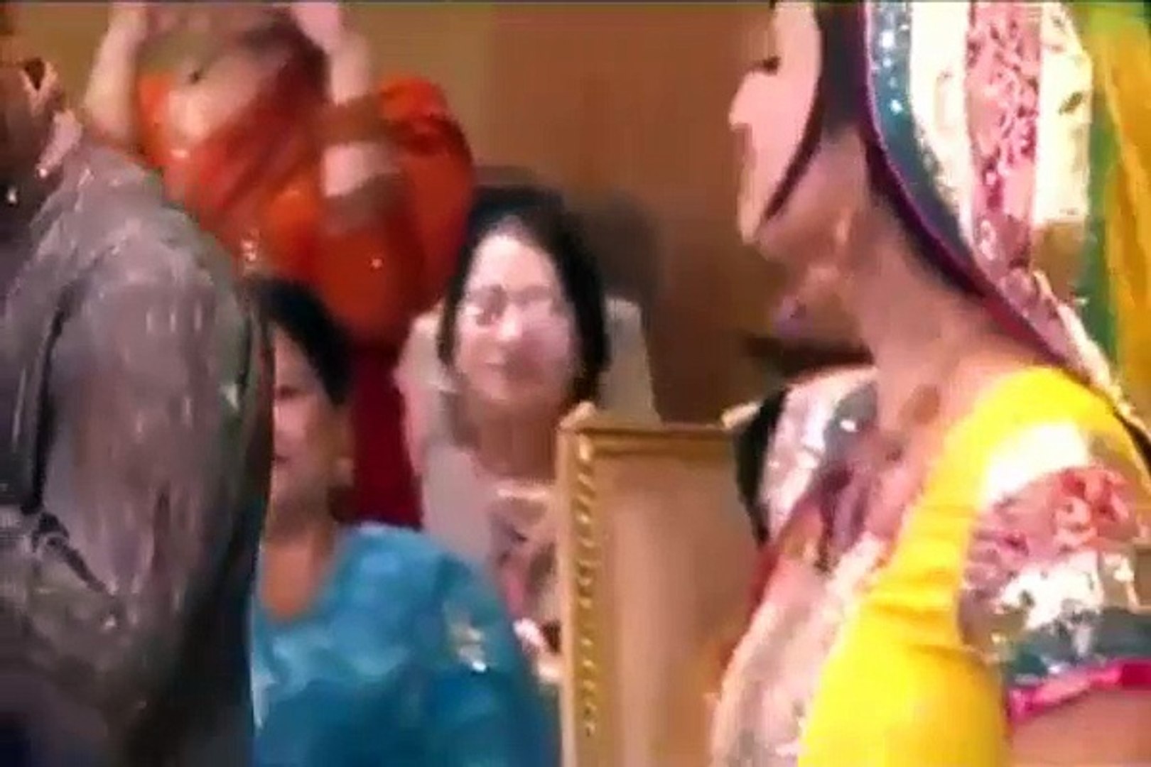 ⁣Bride and Groom Dancing at Their Own Wedding-Amazing Video-Top Funny Videos-Top Prank Videos-Top Vin