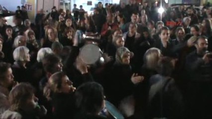 Artvinli Kadınlar Cerattepe İçin Davul Çaldı, Yolu Trafiğe Kapattı