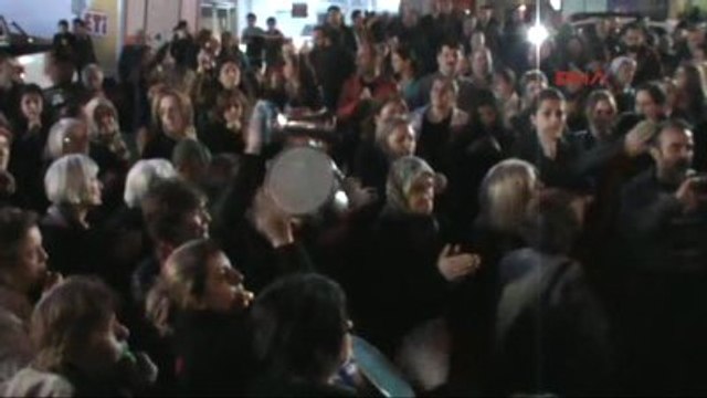 Artvinli Kadınlar Cerattepe İçin Davul Çaldı, Yolu Trafiğe Kapattı