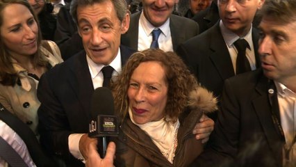 Sarkozy: "Il y a urgence à aider les agriculteurs et à changer de président"